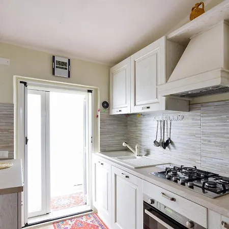 In With Kitchen Apartment